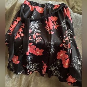 NWT Pixie Girl skirt size 7/8.              28